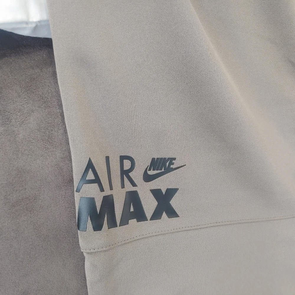 Nike Air Max Joggers Sweatpants Olive Grey Men's BNWT - Picture 13 of 16
